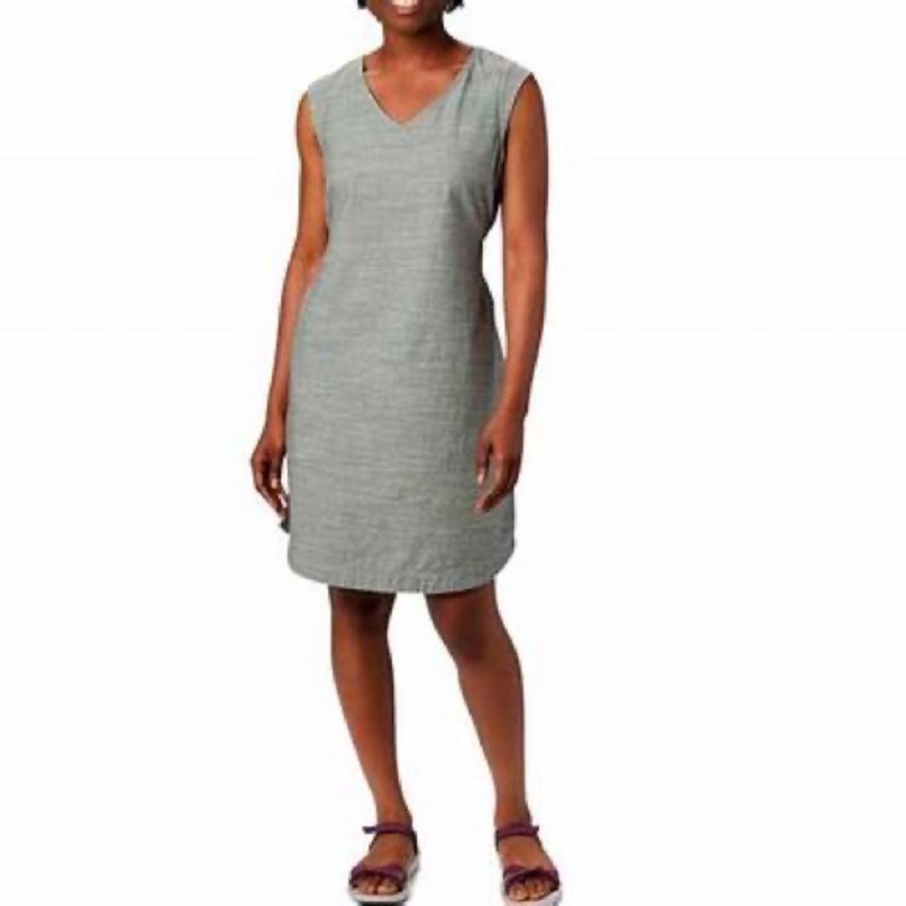 Columbia Summer Chill Dress with cap sleeves, pockets and tie in Green size M